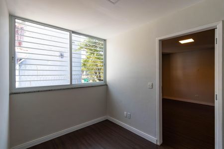 Casa à venda com 185m², 3 quartos e 2 vagasCorredor