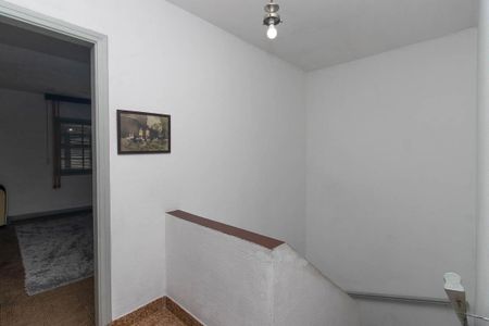 Casa à venda com 140m², 3 quartos e 3 vagasEscada