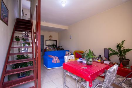 Casa para alugar com 66m², 3 quartos e 1 vaga Casa para alugar com 66m², 3 quartos e 1 vagaSala