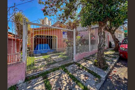 Casa à venda com 200m², 1 quarto e sem vaga Casa à venda com 200m², 1 quarto e sem vagaFachada