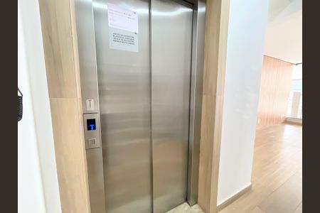 Apartamento à venda com 70m², 3 quartos e 2 vagasElevador