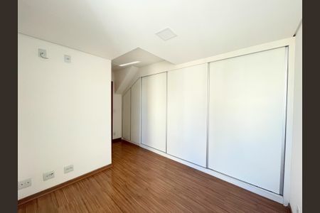 Apartamento à venda com 126m², 2 quartos e 2 vagasQuarto 2 Suíte