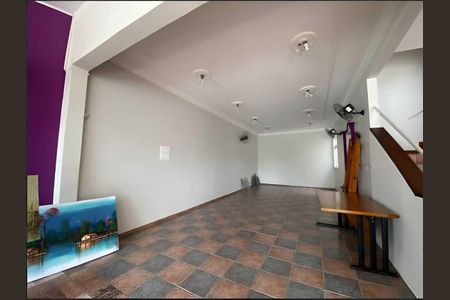 Casa para alugar com 320m², 7 quartos e 5 vagas Casa para alugar com 320m², 7 quartos e 5 vagasSala