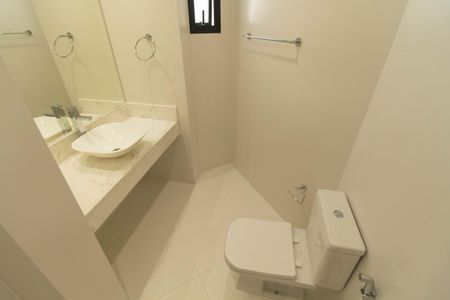 Apartamento para alugar com 160m², 3 quartos e 2 vagasBanheiro da Suíte