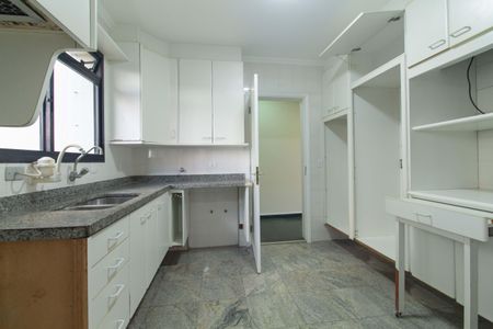 Apartamento para alugar com 160m², 3 quartos e 2 vagasCozinha