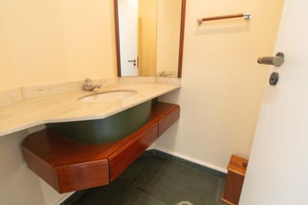 Apartamento para alugar com 160m², 3 quartos e 2 vagasLavabo