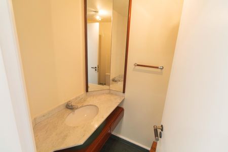 Apartamento para alugar com 160m², 3 quartos e 2 vagasLavabo