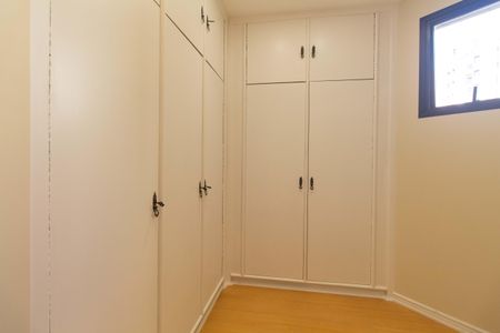 Apartamento para alugar com 160m², 3 quartos e 2 vagasCloset da suíte