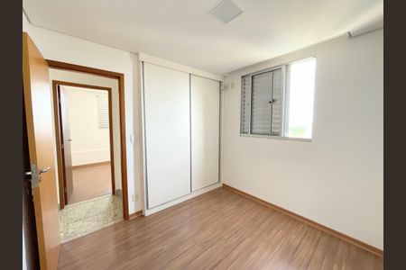 Apartamento à venda com 70m², 3 quartos e 2 vagasQuarto 3 suíte