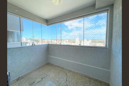 Apartamento à venda com 70m², 3 quartos e 2 vagasVaranda