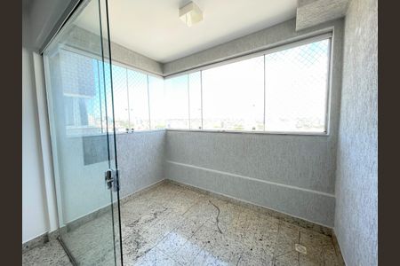 Apartamento à venda com 70m², 3 quartos e 2 vagasVaranda