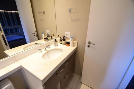 Apartamento à venda com 137m², 2 quartos e 2 vagasBanheiro Suíte