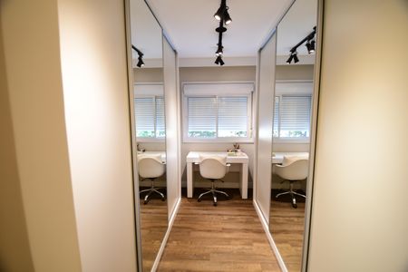 Apartamento à venda com 137m², 2 quartos e 2 vagasQuarto 2 - Suíte Closet