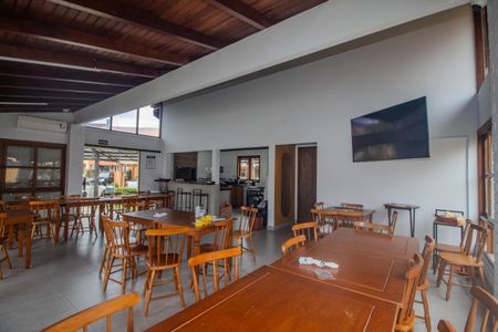 Casa para alugar com 140m², 3 quartos e 2 vagasÁrea comum - Salão de festas