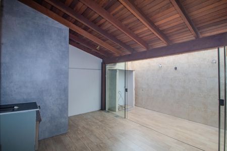 Casa para alugar com 140m², 3 quartos e 2 vagasquintal/Area de serviço