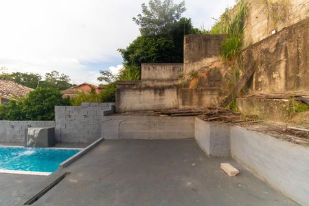 Casa de condomínio à venda com 286m², 4 quartos e 2 vagas Casa de condomínio à venda com 286m², 4 quartos e 2 vagasÁrea externa