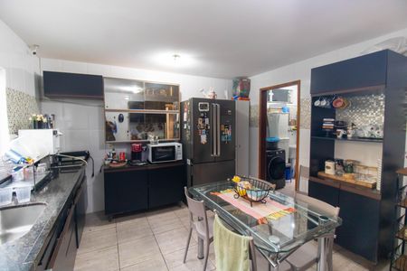 Casa de condomínio à venda com 286m², 4 quartos e 2 vagas Casa de condomínio à venda com 286m², 4 quartos e 2 vagasCozinha