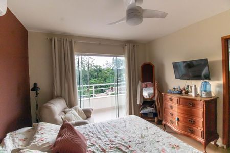 Casa de condomínio à venda com 286m², 4 quartos e 2 vagas Casa de condomínio à venda com 286m², 4 quartos e 2 vagasSuíte