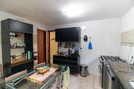 Casa de condomínio à venda com 286m², 4 quartos e 2 vagas Casa de condomínio à venda com 286m², 4 quartos e 2 vagasCozinha