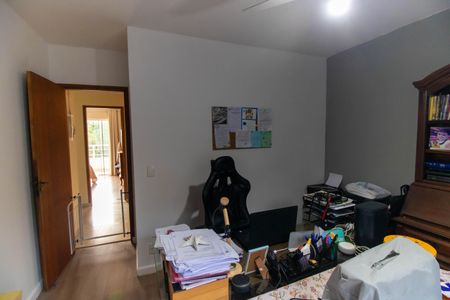 Casa de condomínio à venda com 286m², 4 quartos e 2 vagas Casa de condomínio à venda com 286m², 4 quartos e 2 vagasQuarto 3