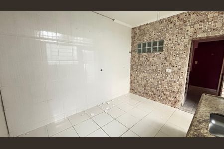 Casa à venda com 150m², 2 quartos e sem vaga