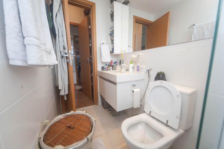 Apartamento à venda com 77m², 2 quartos e 2 vagasBanheiro Suite