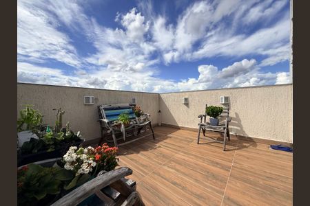 Apartamento à venda com 96m², 2 quartos e 1 vagaÁrea externa