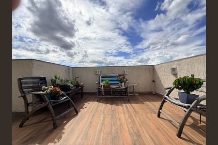 Apartamento à venda com 96m², 2 quartos e 1 vagaÁrea externa