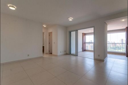 Apartamento à venda com 68m², 2 quartos e 2 vagasFoto 02