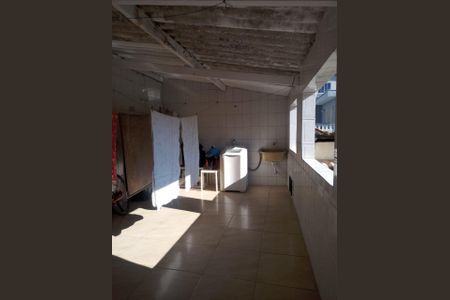 Casa à venda com 100m², 2 quartos e 2 vagas Casa à venda com 100m², 2 quartos e 2 vagasÁrea de serviço