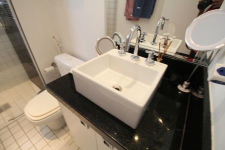 Apartamento à venda com 172m², 3 quartos e 3 vagasBanheiro Social