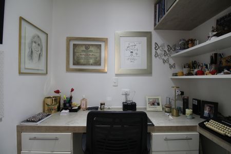 Apartamento à venda com 172m², 3 quartos e 3 vagasEscritório