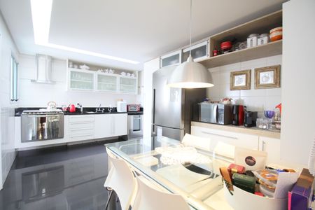 Apartamento à venda com 172m², 3 quartos e 3 vagasCozinha