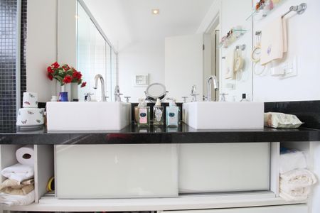 Apartamento à venda com 172m², 3 quartos e 3 vagasBanheiro Suíte 1