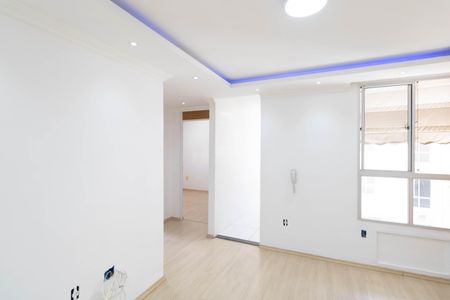 Sala de apartamento para alugar com 2 quartos, 70m² em Paciência, Rio de Janeiro