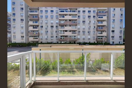 Apartamento à venda com 74m², 2 quartos e 1 vaga Apartamento à venda com 74m², 2 quartos e 1 vagaVaranda