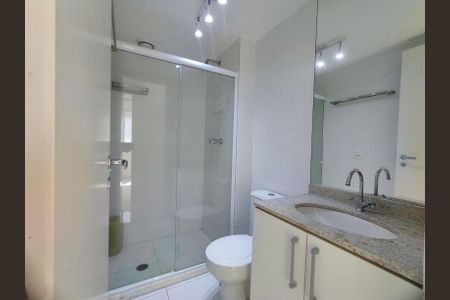 Apartamento à venda com 74m², 2 quartos e 1 vaga Apartamento à venda com 74m², 2 quartos e 1 vagaBanheiro social