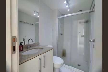 Apartamento à venda com 74m², 2 quartos e 1 vaga Apartamento à venda com 74m², 2 quartos e 1 vagaBanheiro da Suíte