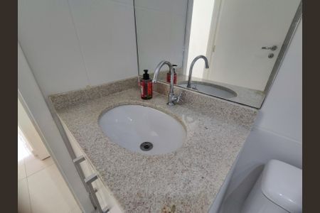 Apartamento à venda com 74m², 2 quartos e 1 vaga Apartamento à venda com 74m², 2 quartos e 1 vagaBanheiro da Suíte