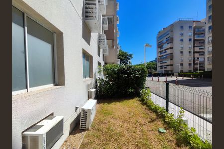 Apartamento à venda com 74m², 2 quartos e 1 vaga Apartamento à venda com 74m², 2 quartos e 1 vagaVaranda