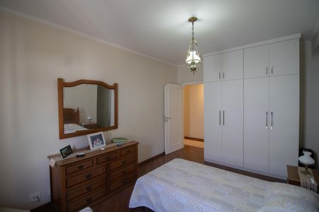 Casa à venda com 500m², 4 quartos e 5 vagas Casa à venda com 500m², 4 quartos e 5 vagasSUÍTE 2