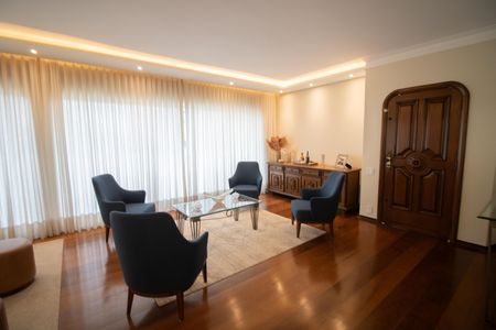 Casa à venda com 500m², 4 quartos e 5 vagas Casa à venda com 500m², 4 quartos e 5 vagasSALA DE ESTAR