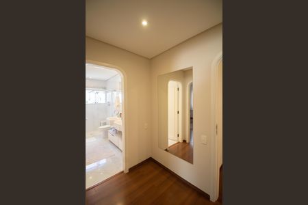 Casa à venda com 500m², 4 quartos e 5 vagas Casa à venda com 500m², 4 quartos e 5 vagasCORREDOR