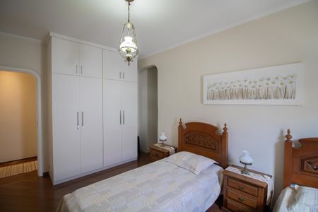 Casa à venda com 500m², 4 quartos e 5 vagas Casa à venda com 500m², 4 quartos e 5 vagasSUÍTE 2