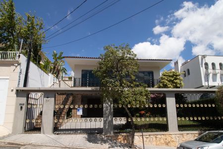 Casa à venda com 500m², 4 quartos e 5 vagas Casa à venda com 500m², 4 quartos e 5 vagasFACHADA