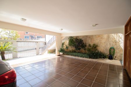 Casa à venda com 500m², 4 quartos e 5 vagas Casa à venda com 500m², 4 quartos e 5 vagasGARAGEM