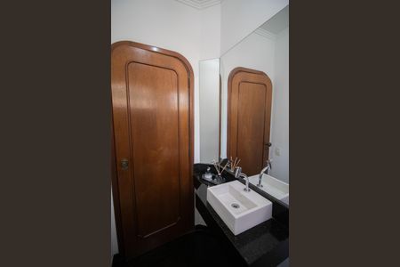 Casa à venda com 500m², 4 quartos e 5 vagas Casa à venda com 500m², 4 quartos e 5 vagasLAVABO 2