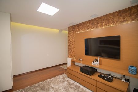 Casa à venda com 500m², 4 quartos e 5 vagas Casa à venda com 500m², 4 quartos e 5 vagasSALA DE TV