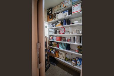 Casa à venda com 500m², 4 quartos e 5 vagas Casa à venda com 500m², 4 quartos e 5 vagasCOZINHA 2