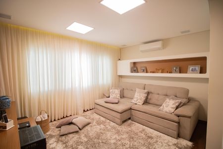 Casa à venda com 500m², 4 quartos e 5 vagas Casa à venda com 500m², 4 quartos e 5 vagasSALA DE TV
